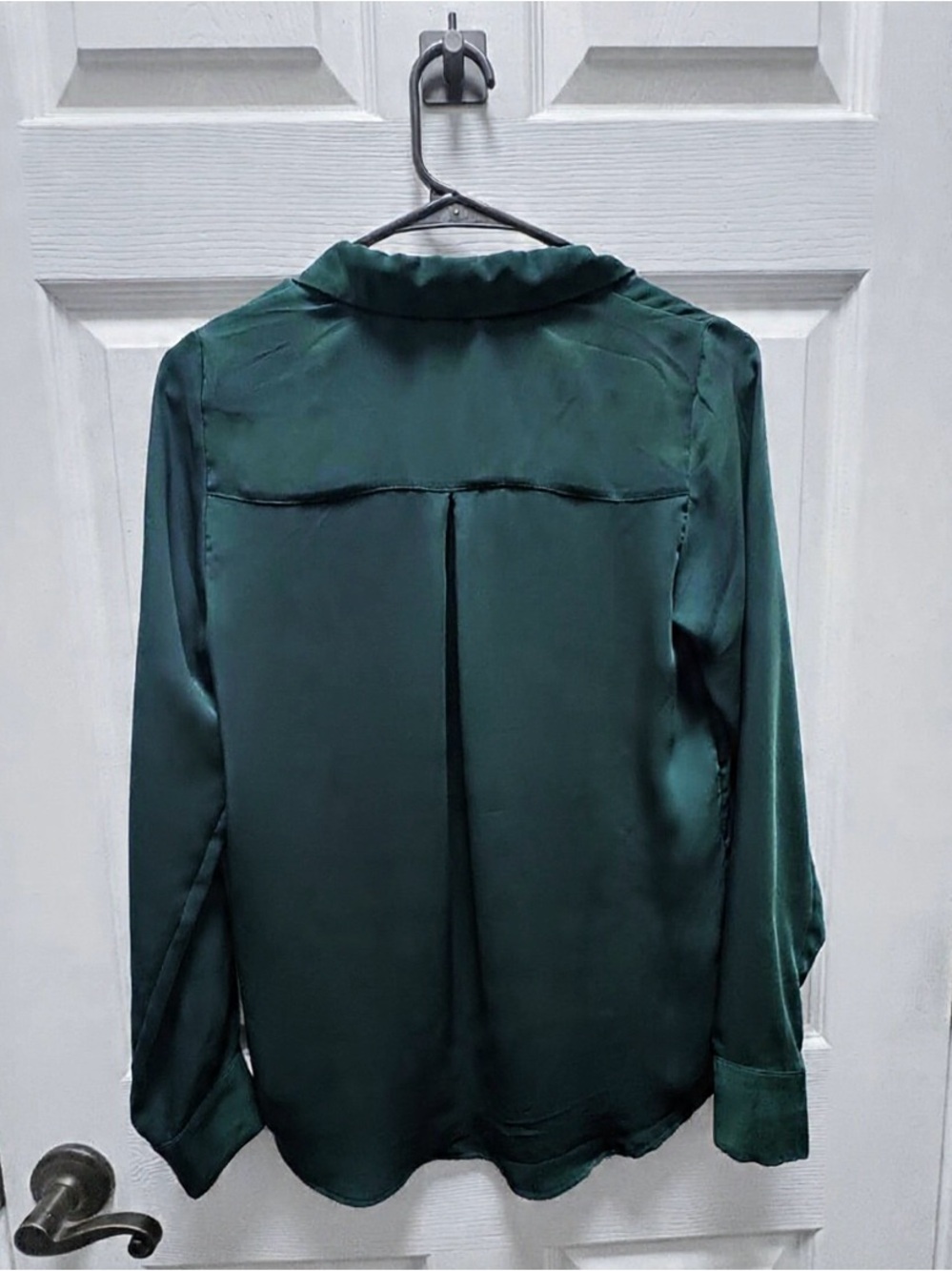 Women’s H&M Deep Emerald Green Satin Button-Front Shirt - Picture 2 of 3